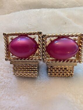 Vintage Swank Gold Tone Mesh Wrap Around Cufflinks Pink Moonglow Cabochon